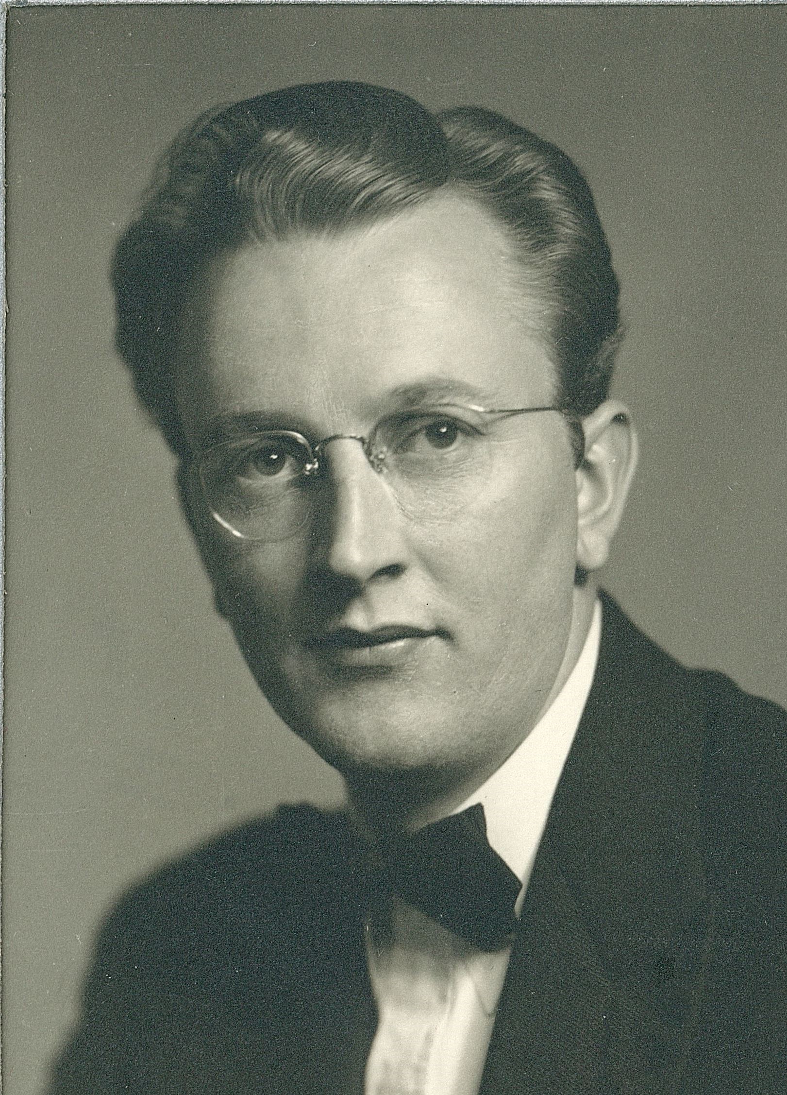 James LeGrand Bradley (1921 - 2016) Profile